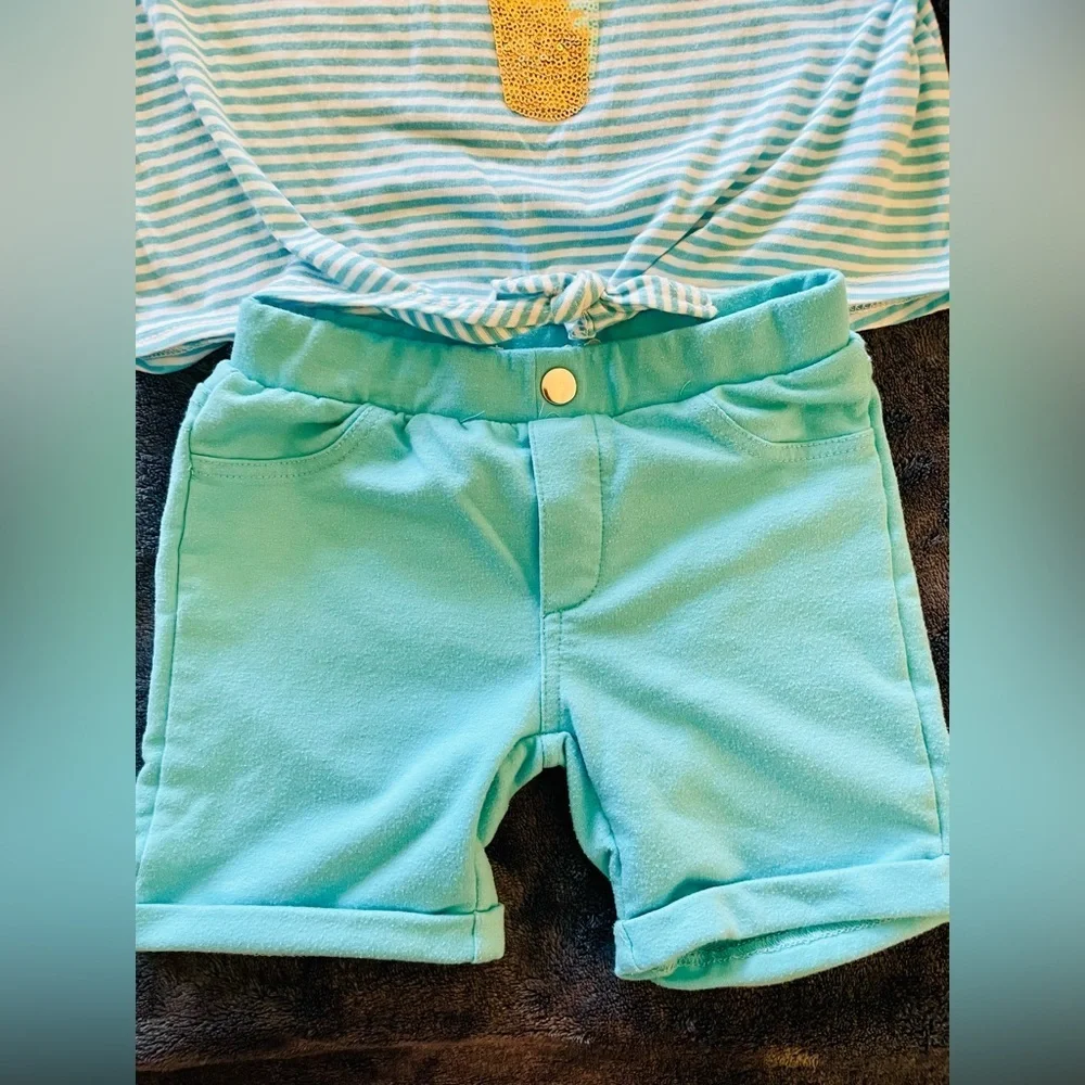 Bundle of 3: NWOT headband + sequin ice cream shirt + shorts size 5T by btween - Picture 4 of 6